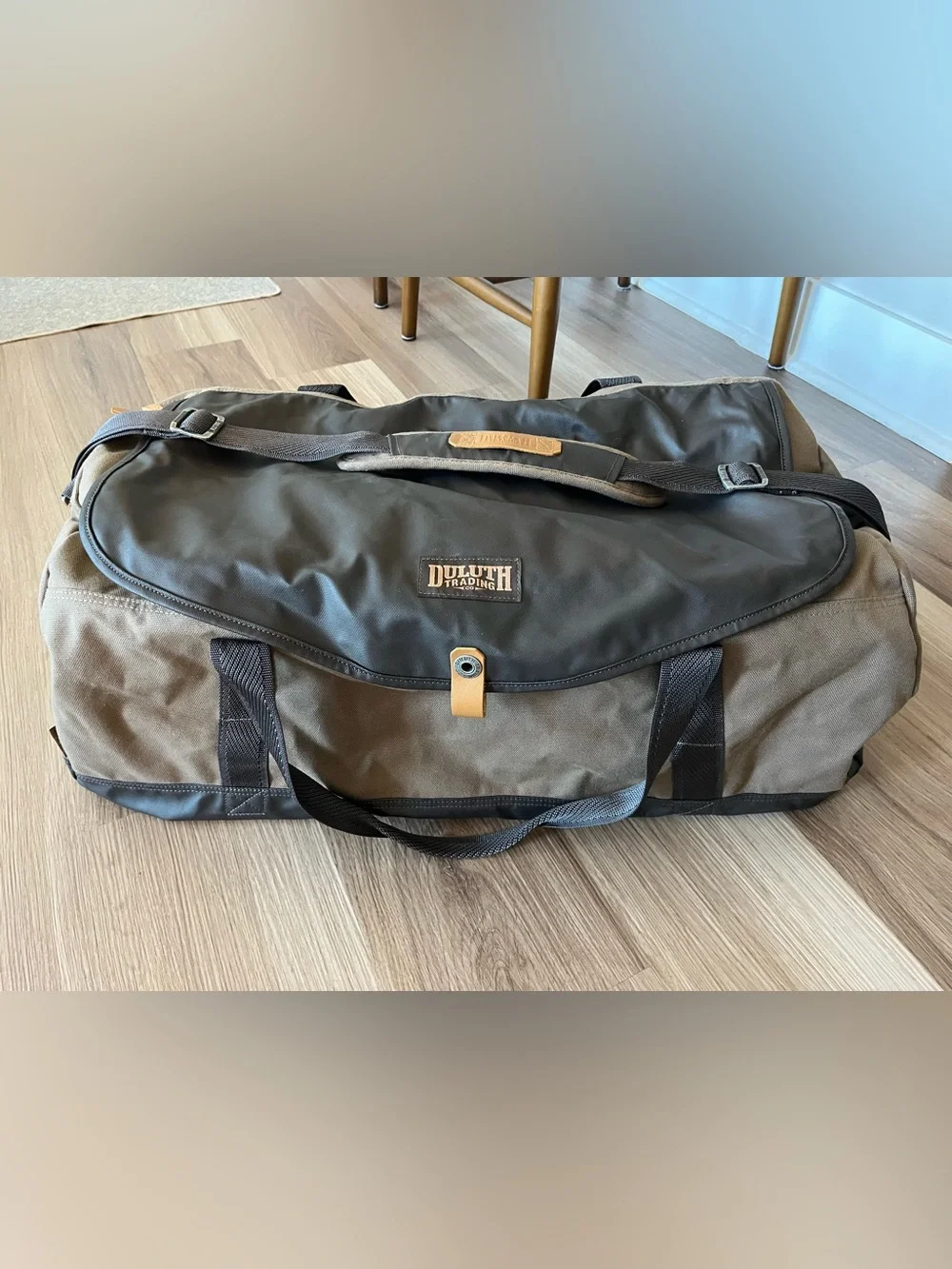 Duluth Trading Co Waxed Canvas Weekender Duffel Bag Brown Large Travel Carry On